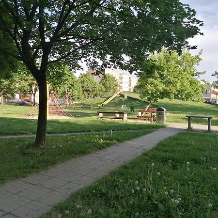 Central Park Apartman Szekszárd Εξωτερικό φωτογραφία