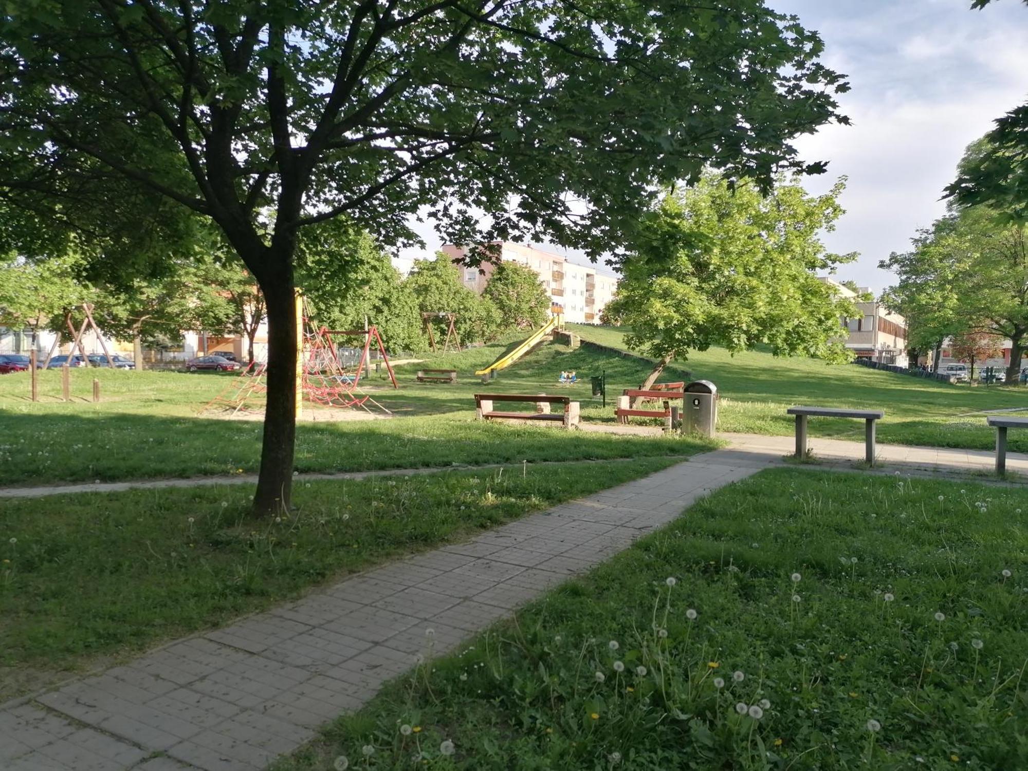 Central Park Apartman Szekszárd Εξωτερικό φωτογραφία