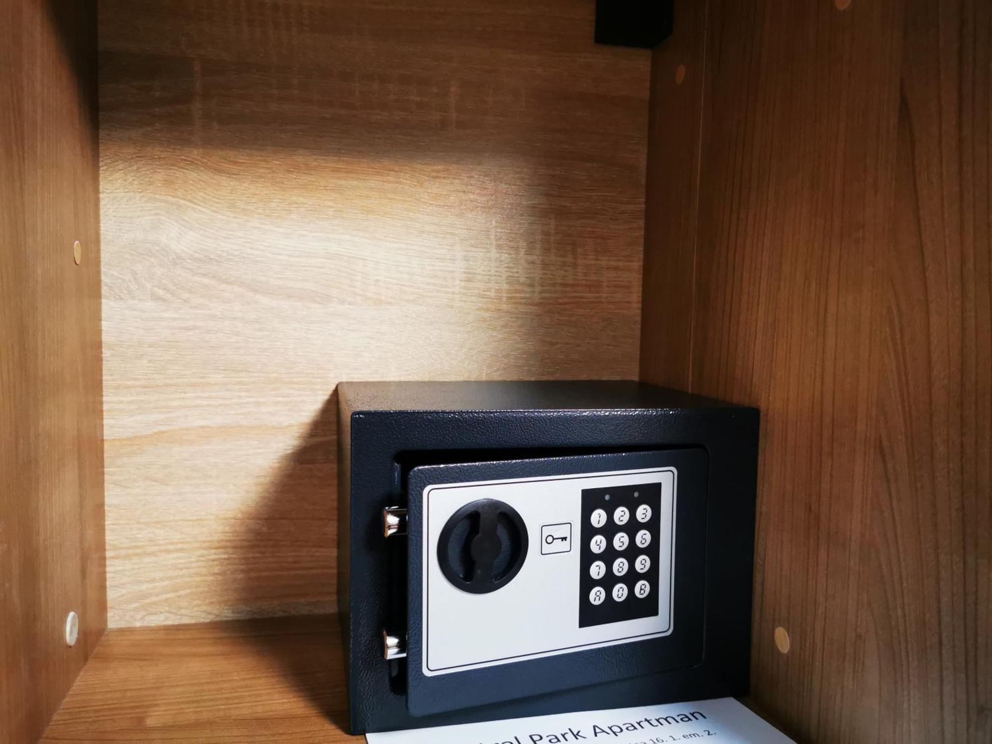Central Park Apartman Szekszárd Εξωτερικό φωτογραφία